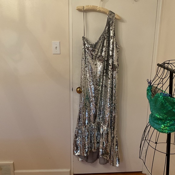 Anthropologie XL Maeve One Shoulder Silver Sequined Midi Dress NWT - Picture 3 of 9